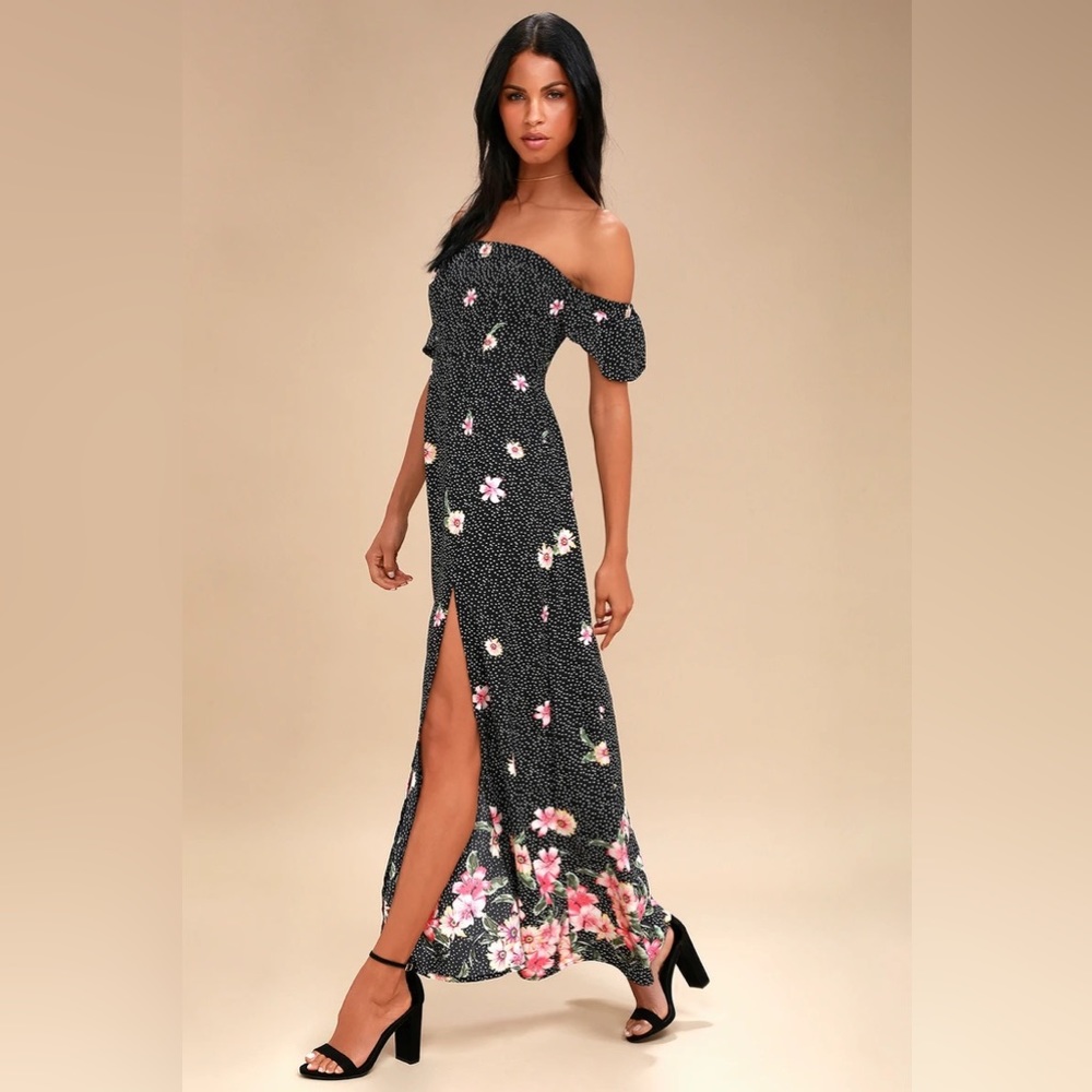 NWT Lulus Dancing Daisies Black Floral Print Off-the-Shoulder Maxi Dress- medium